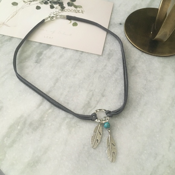 'Feather Gypsy' Turquoise Leather Choker Necklace - Picture 5 of 6